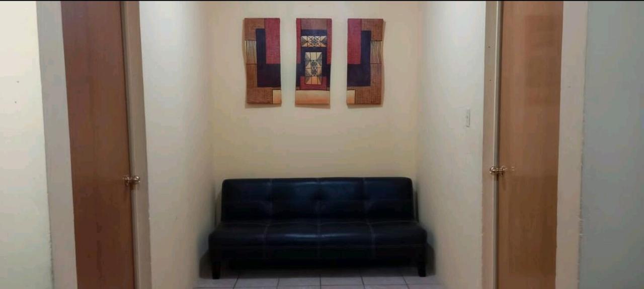 Casa Vicky Alojamiento Para Vacaciones Y Tramites Consulares Ciudad Juárez Buitenkant foto